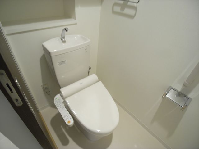 トイレ　別部屋参考写真。