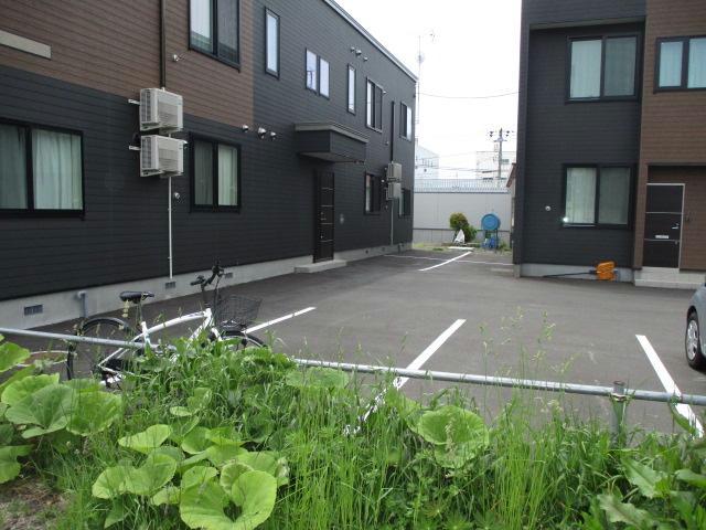 駐車場　駐車場