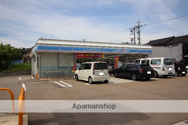 コンビニ　ローソン高岡伏木古府店（コンビニ）まで1995m
