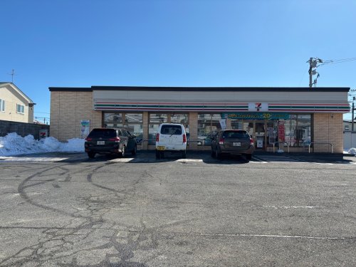 コンビニ　セブンイレブン釧路堀川町店（コンビニ）まで385m