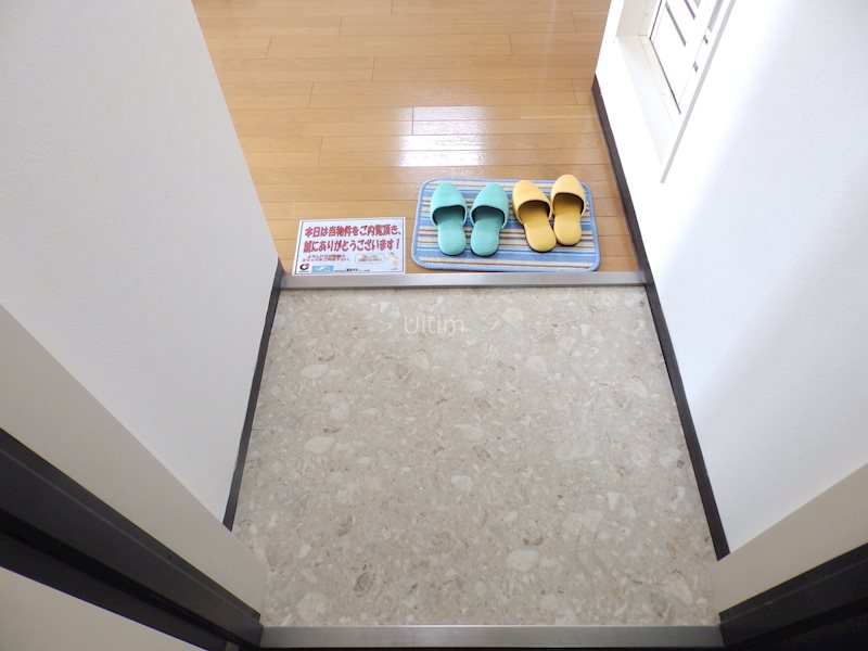 玄関　※同タイプの他のお部屋です