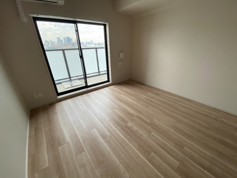 居室・リビング　白を基調にした明るいお部屋です。