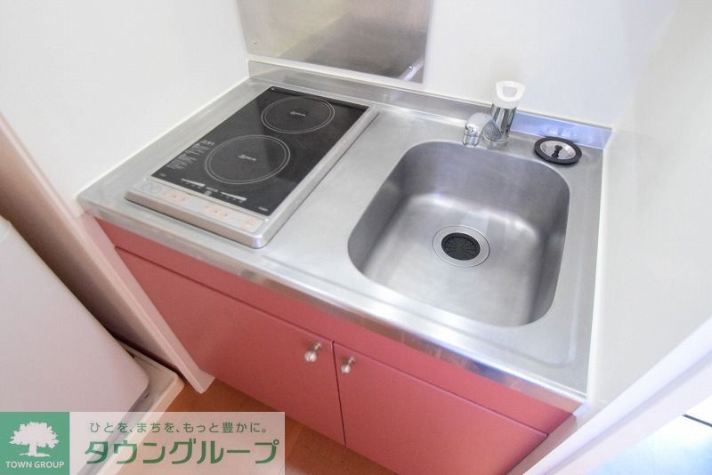キッチン　仕様・設備は現況と異なる場合があります。現況優先。