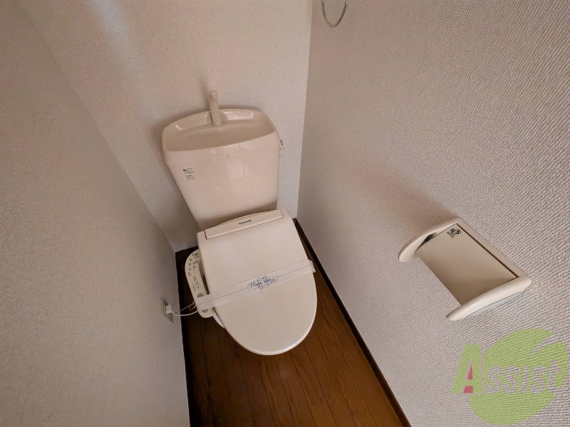 トイレ　トイレとお風呂が別なので清潔に使えて嬉しいですね。