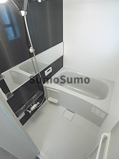バス・シャワールーム　落ち着いた空間のお風呂です