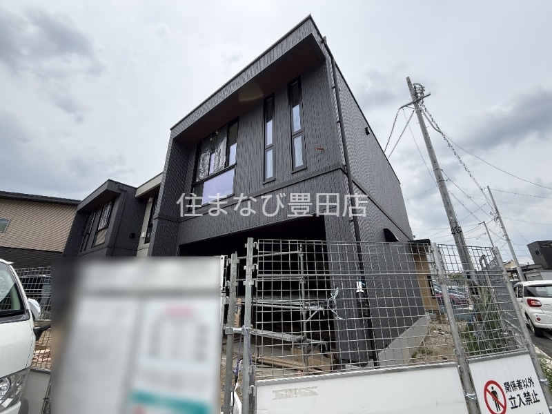 建物外観　建築中外観