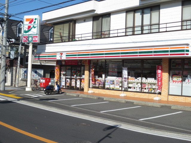 コンビニ　セブン－イレブン　横浜釜利谷東３丁目店（コンビニ）まで230m