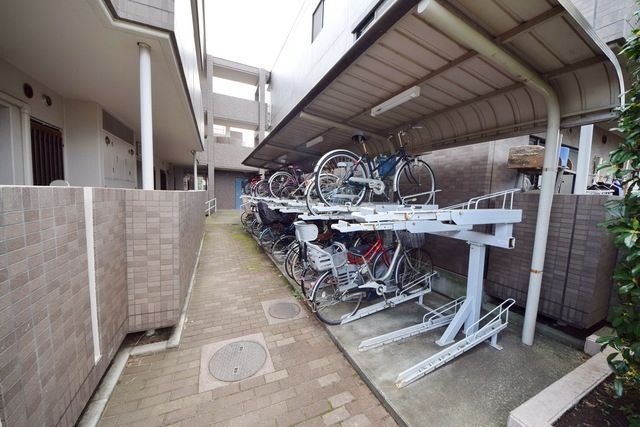 その他　★屋根つきの駐輪場です★