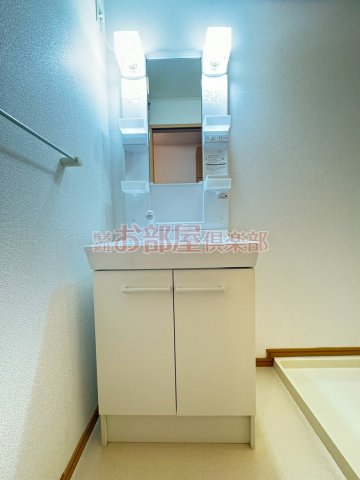 洗面設備　脱衣スペースもあります