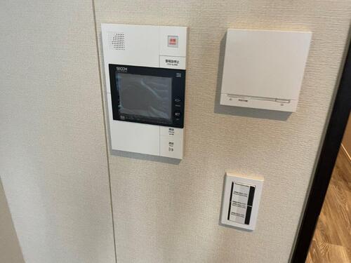 セキュリティ　TVモニター付きインターホン
