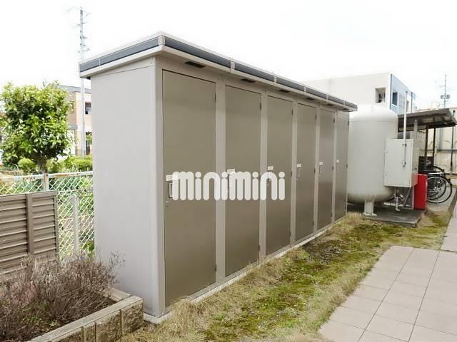 その他共有部分　各部屋にトランクルーム付いてきますよ。