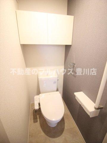 トイレ　写真は同型タイプ別室