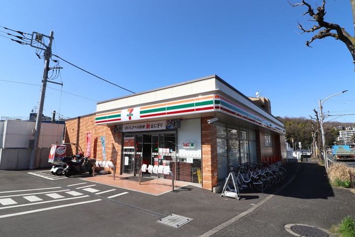コンビニ　セブンイレブン川崎三田１丁目店（コンビニ）まで98m