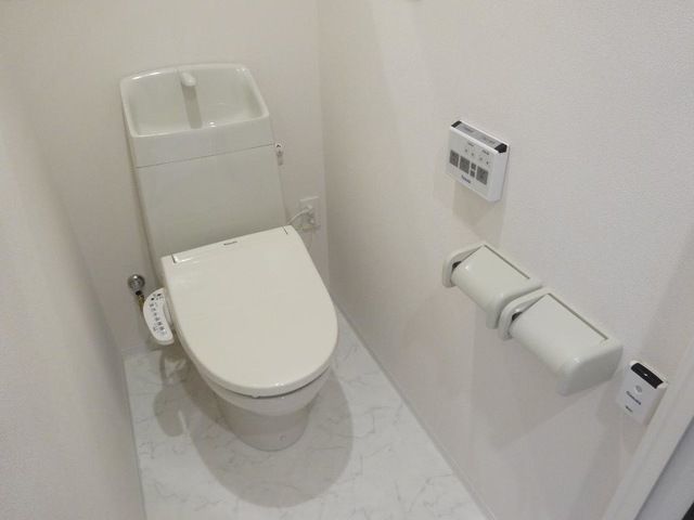 トイレ　同施工会社参考写真