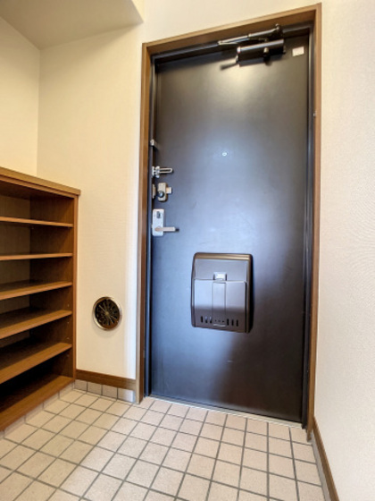 玄関　※別部屋の写真です