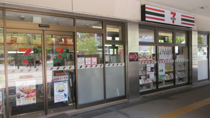 コンビニ　セブンイレブン勝どき駅前店（コンビニ）まで364m