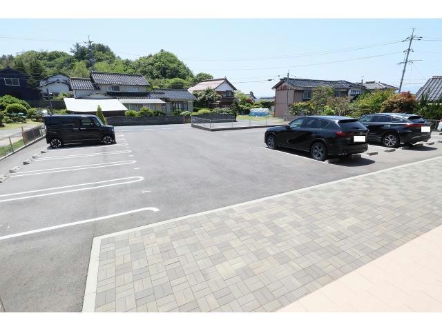 駐車場　駐車場