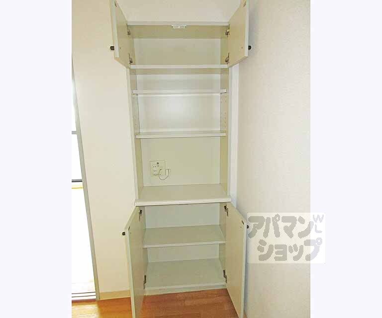 収納　キッチン前収納です！