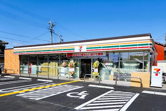 コンビニ　セブン－イレブン　姫路白浜町店（コンビニ）まで567m