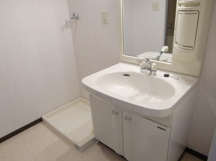 洗面設備　※同タイプの写真となり、実際のお部屋とは異なる場合があります