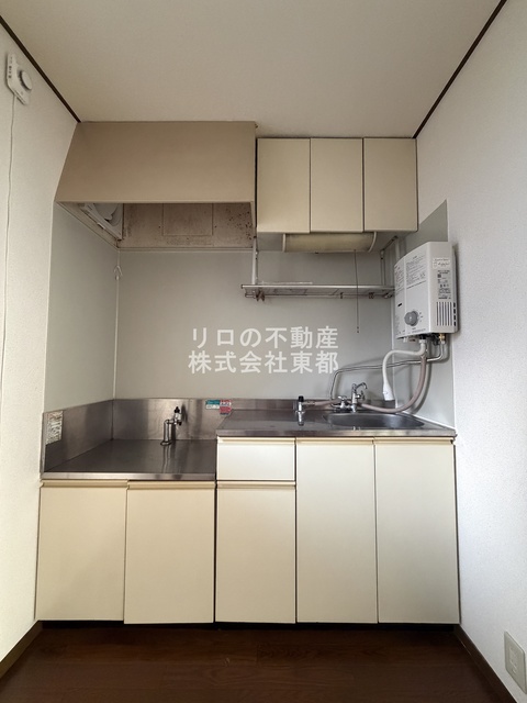 キッチン　上下に収納あり！使い勝手の良いキッチンです！！