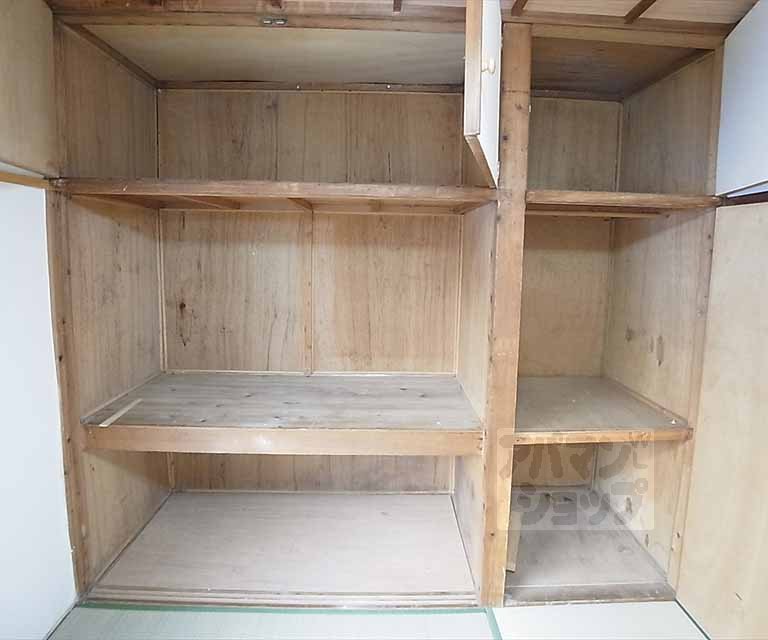 収納　押入