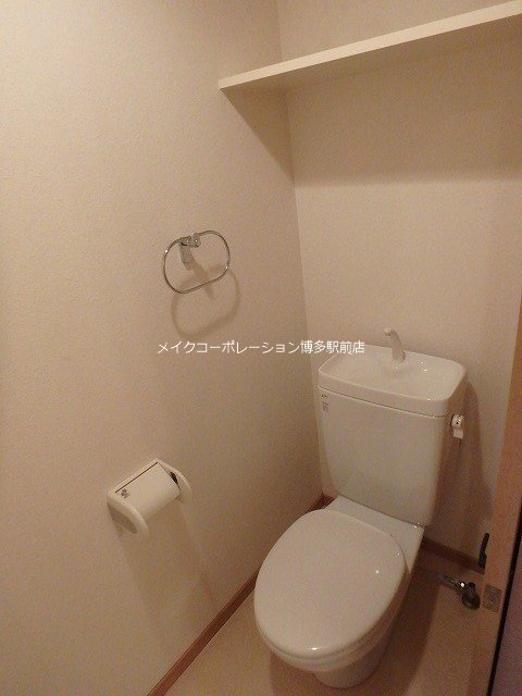トイレ　※写真は棟内別部屋参考写真