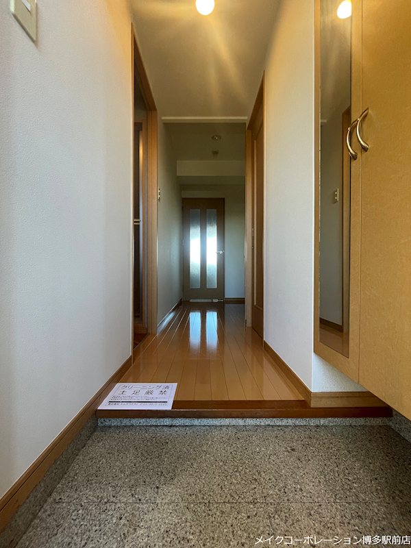 玄関　※写真は棟内別部屋参考写真