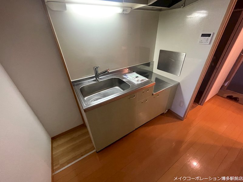 キッチン　※写真は棟内別部屋参考写真