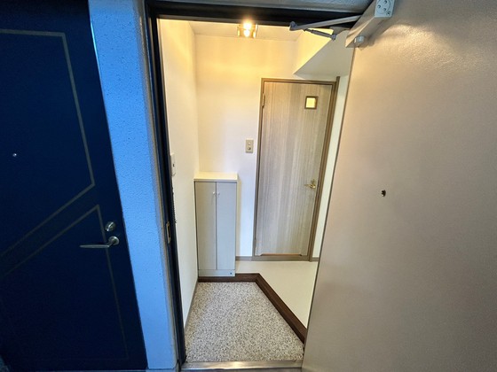 玄関　※別部屋の写真です