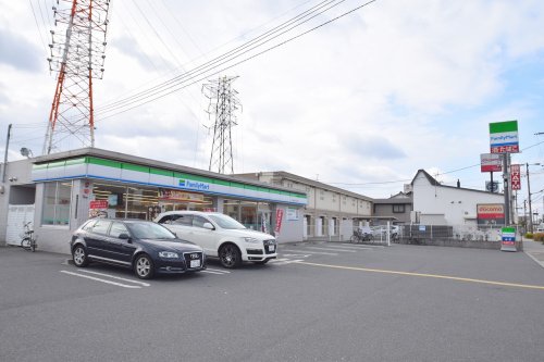 コンビニ　ファミリーマート 鶴見安田二丁目店（コンビニ）まで528m