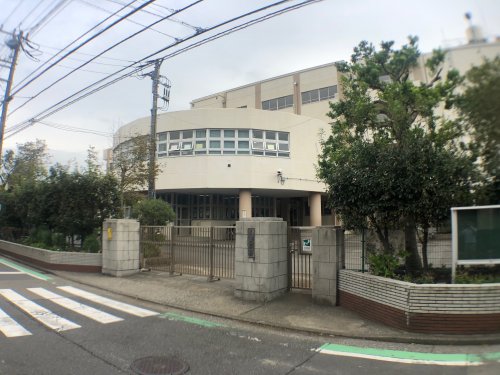 中学校　六浦中学校（中学校）まで1263m