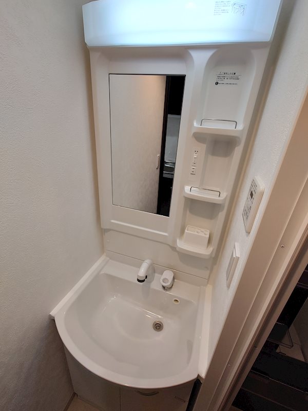 洗面設備　※同物件別号室参考写真