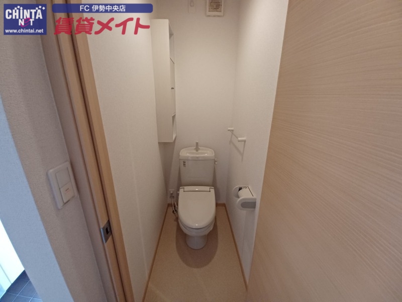 トイレ　同型参考写真