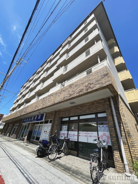建物外観　ガッチリＲＣ造・フルリフォームされました♪