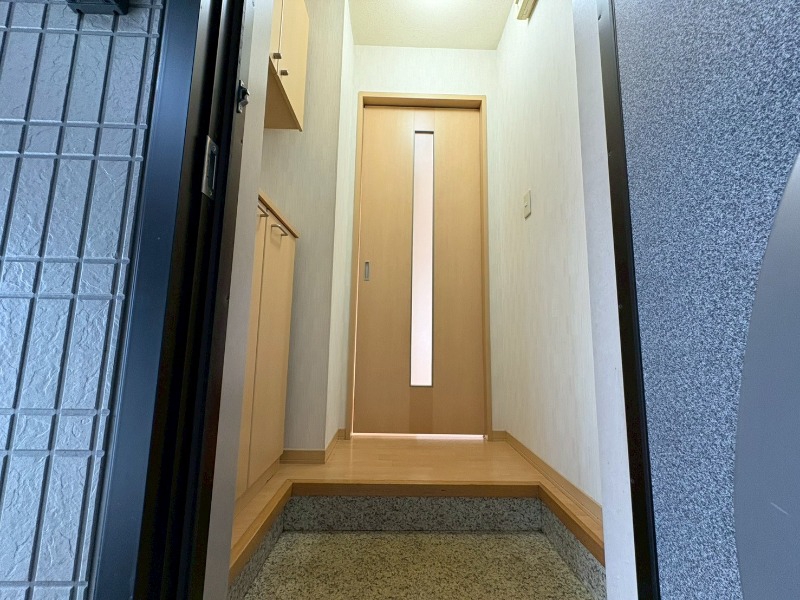 玄関　玄関の様子です。明るい印象ですね。気分もあがりそう。