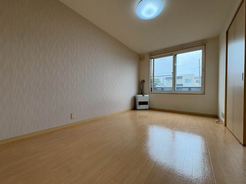 居室・リビング　広くてキレイなお部屋が広がっていて、充実した生活が送れそう。