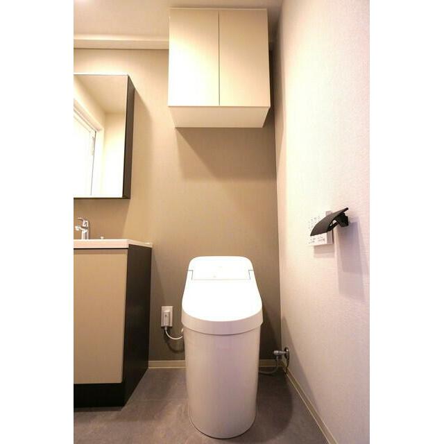 トイレ　※同仕様写真含む