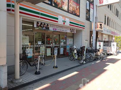 コンビニ　セブン-イレブン 江坂エスコタウン店（コンビニ）まで300m