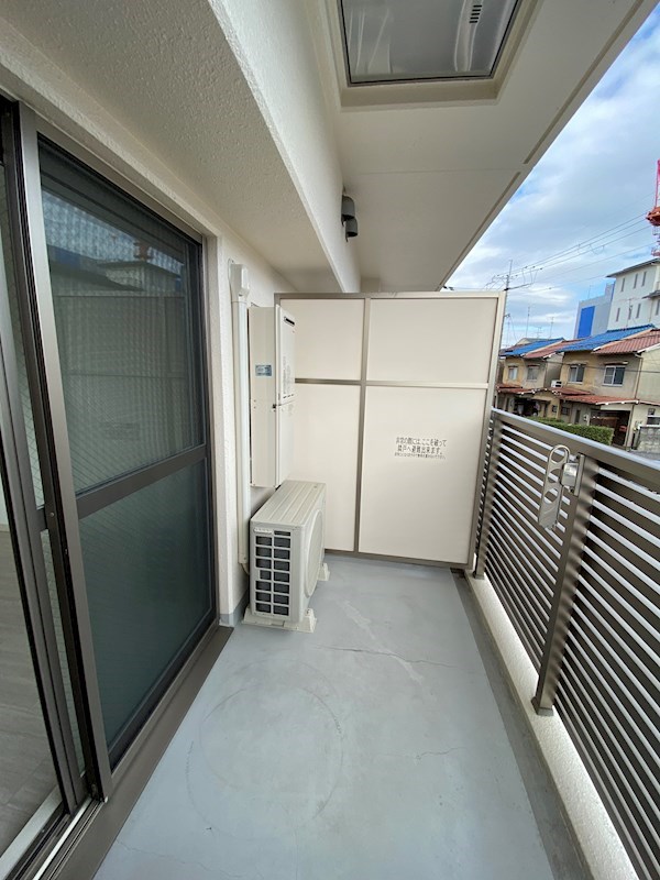 バルコニー　違うお部屋の写真です。ご参考までに