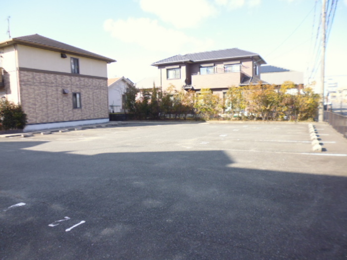 駐車場　駐車場に車を止められます