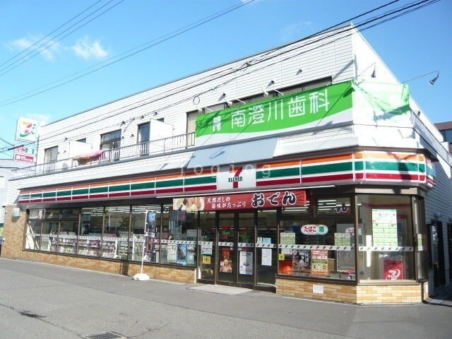 コンビニ　セブンイレブン札幌自衛隊駅前店（コンビニ）まで336m