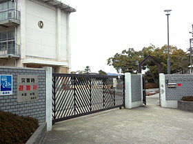 小学校　米田小学校（小学校）まで631m