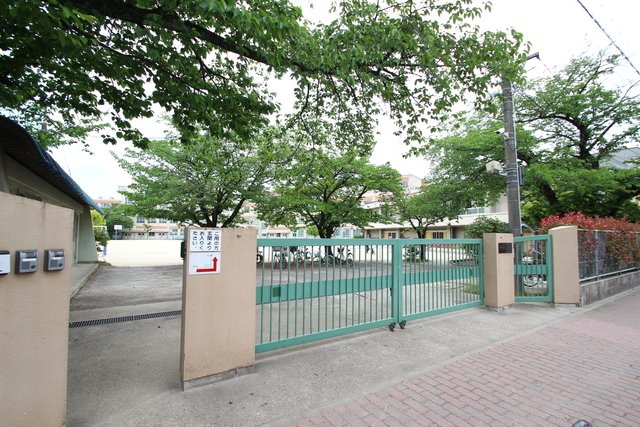 小学校　名古屋市立千種小学校（小学校）まで419m