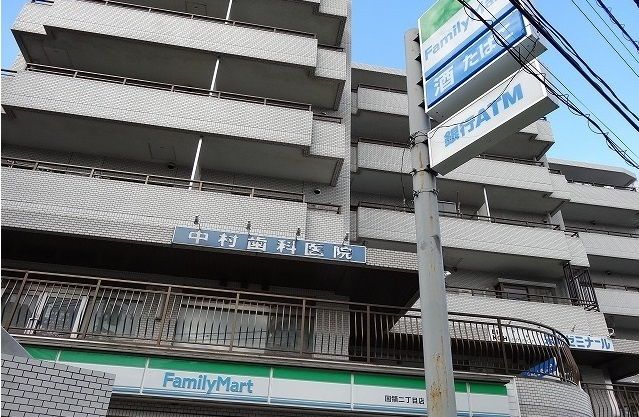 コンビニ　ファミリーマート（コンビニ）まで240m