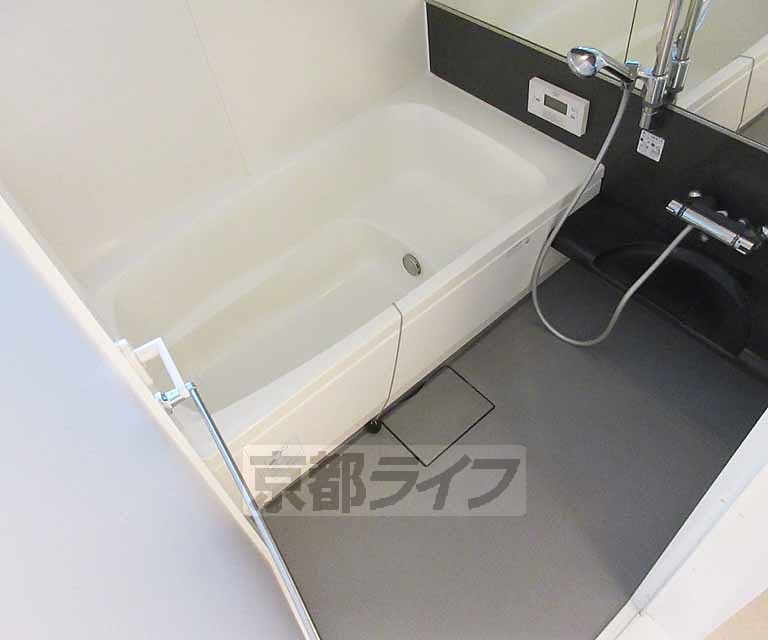 バス・シャワールーム　嬉しいバスとトイレセパレートです