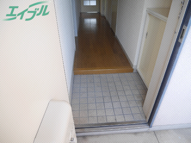 玄関　同タイプ別部屋です。