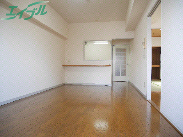 居室・リビング　同タイプ別部屋です。