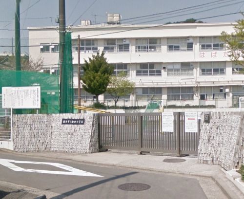 小学校　横浜市立都田小学校（小学校）まで1125m