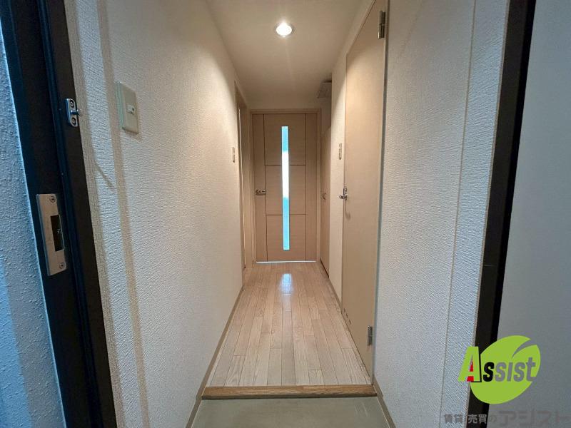 玄関　玄関の様子です。明るい印象ですね。気分もあがりそう。